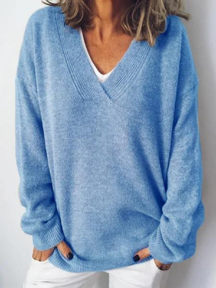 Women's V-Neck Cashmere Blend Pullover Sweater in Relaxed Fit