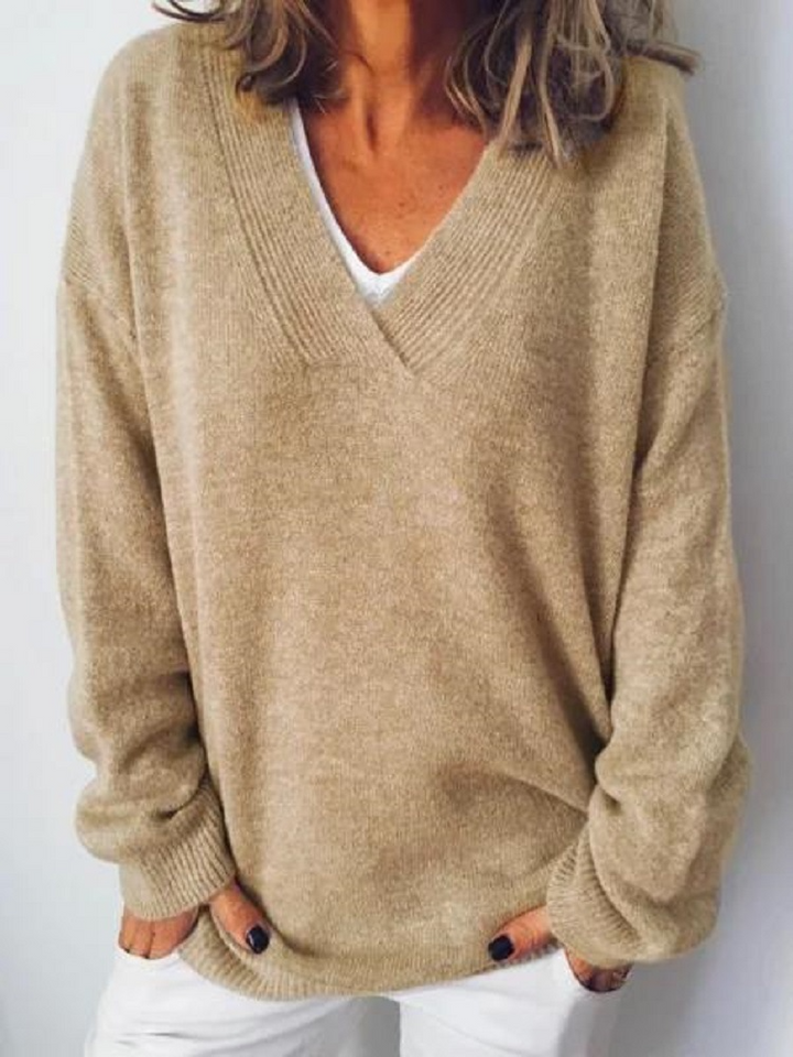 Women's V-Neck Cashmere Blend Pullover Sweater in Relaxed Fit